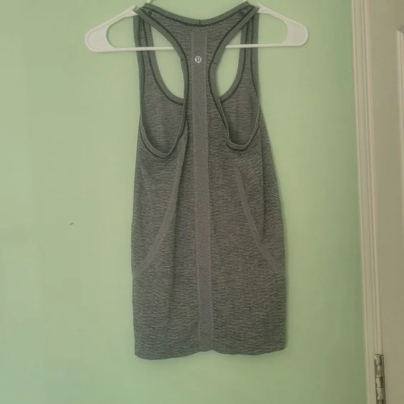 Lululemon Athletica blouse - Picture 7 of 7